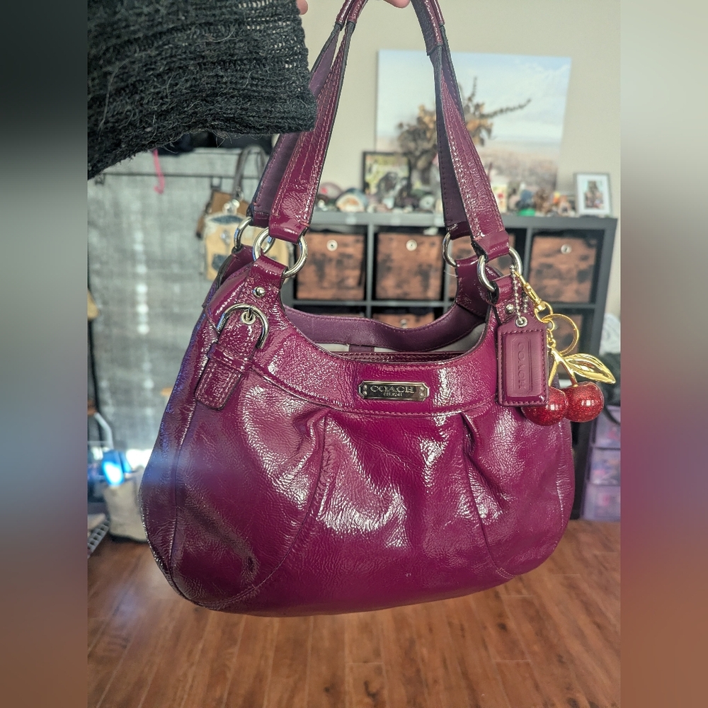 Coach Berry Soho Patent Leather Shoulder Bag Hand Bag F19705